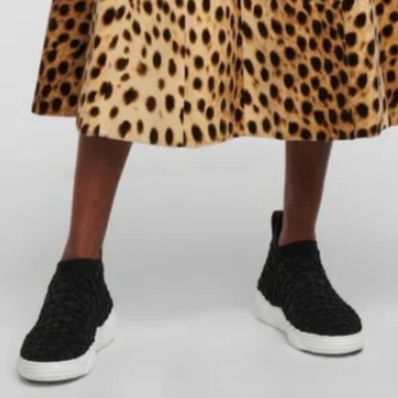 Alaia Knit Sneaker "EUC" - Picture 15 of 16